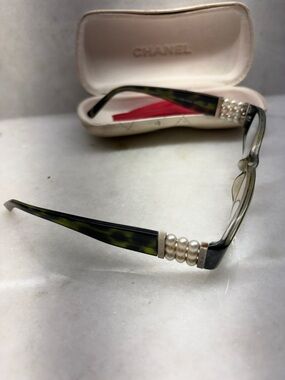 CHANEL green tortoise shell Frame Glasses with Pearl Temple Accents